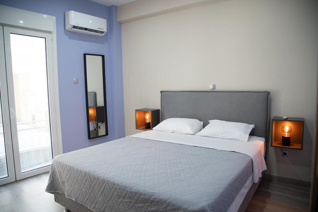 Modern Apartment Downtown Атина Екстериор снимка