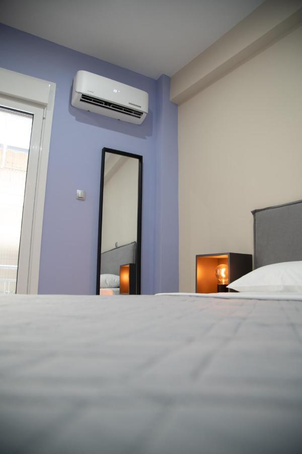 Modern Apartment Downtown Атина Екстериор снимка